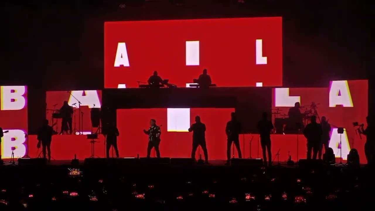 Baila baila ( junior klan  en el teatro Metropolitan el 15 de junio del 2025 )
