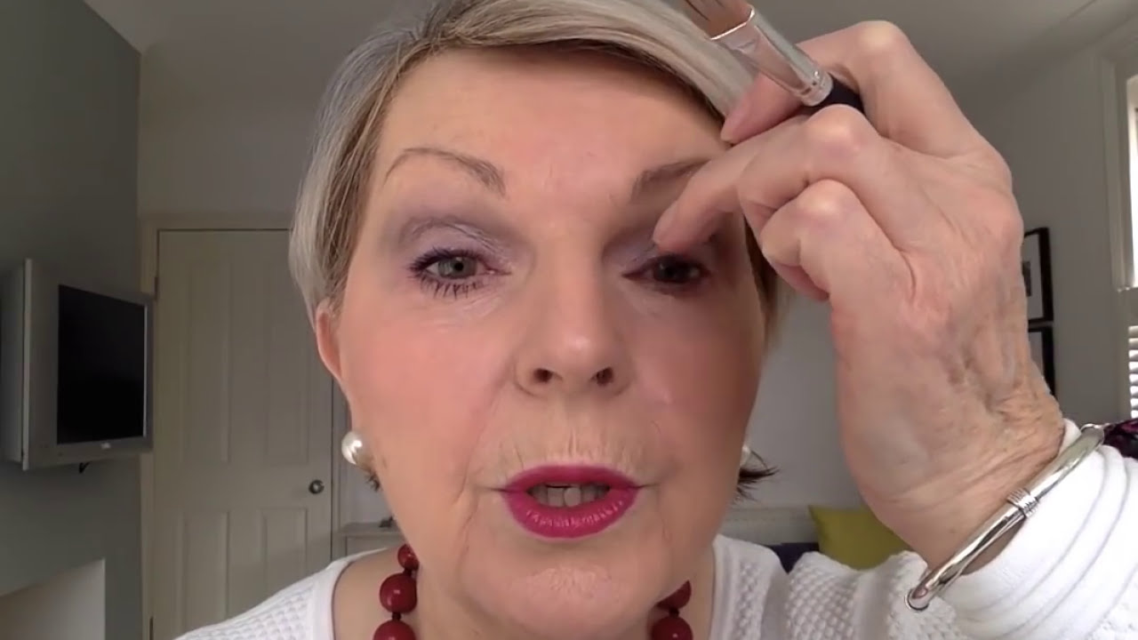 How I Apply Sheer Brilliance Lid Colour - Makeup for Older Women