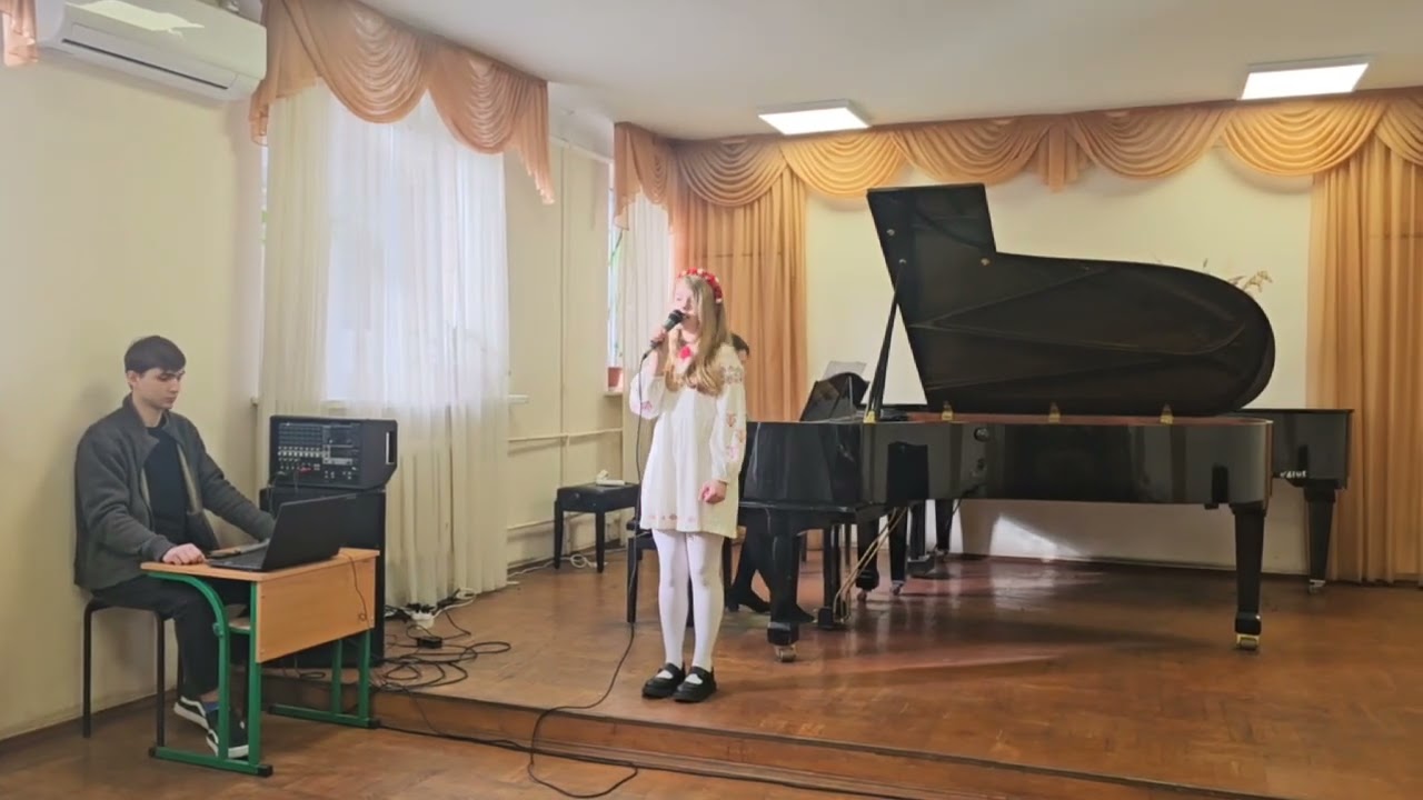 Чернухо  Катерина  з піснею
