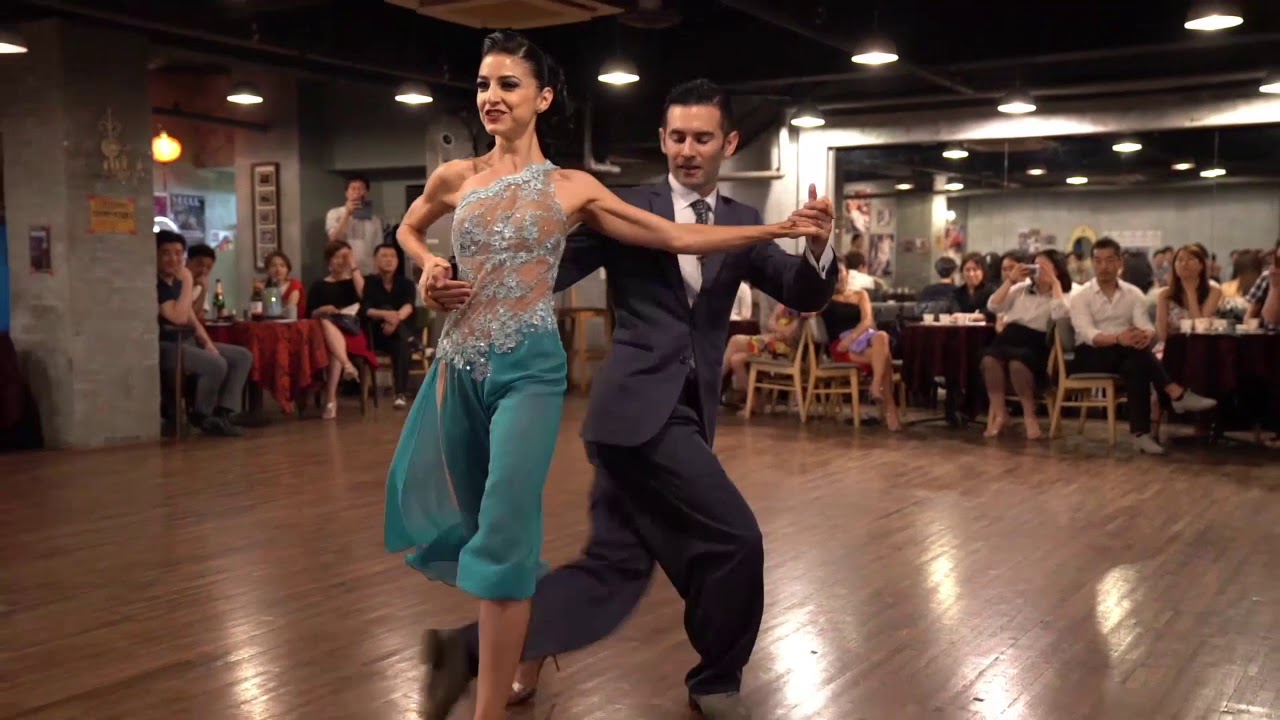 Milongueando en el 40' - Miguel Calvo y Pelin Ercan - NOBLE MILONGA