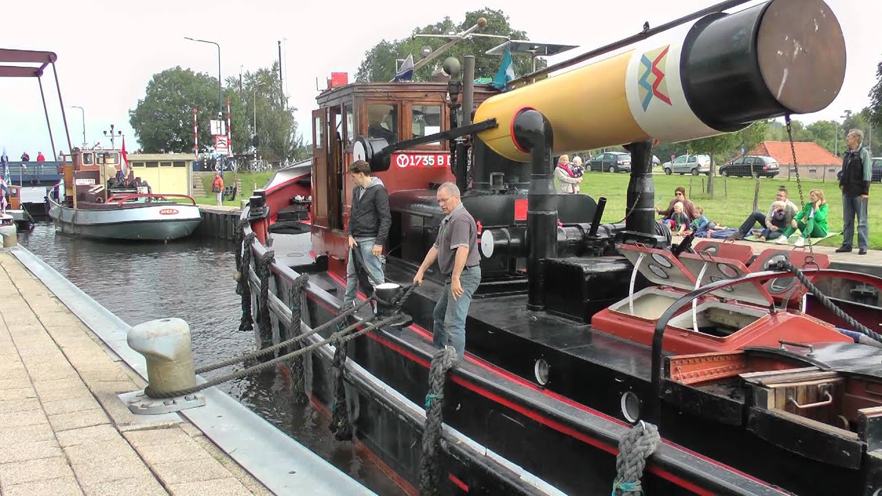 Nijkerkse Sleepbootdag 2012. Het vertrek