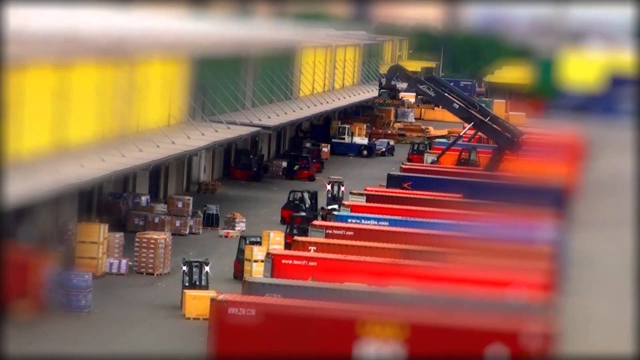 Hamburg Werftarbeiten Gabelstaplerballett - Miniaturlandschaft / Tilt-Shift