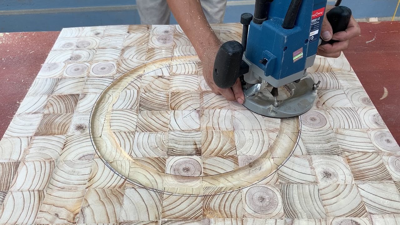 Creative Woodworking Ideas Will Make You Admire - Build A Unique Table With A Rotatable Design - DIY