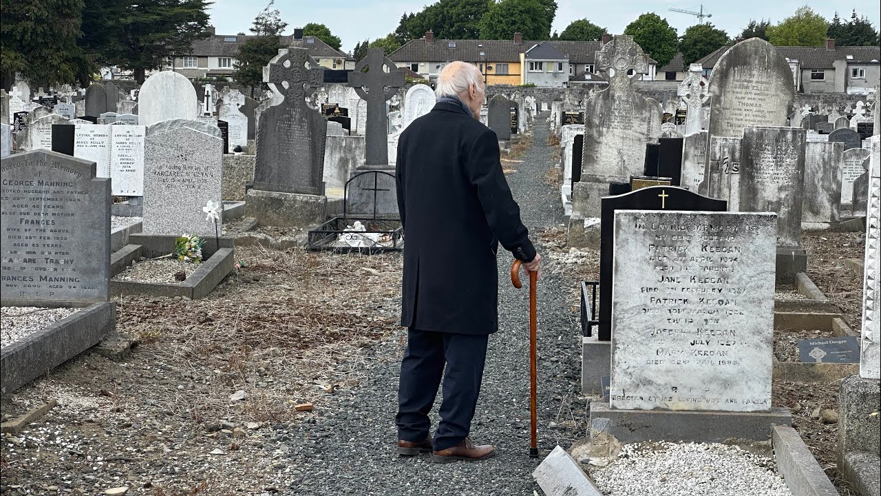 98-year-old returns from London to Dublin to find his mums grave.