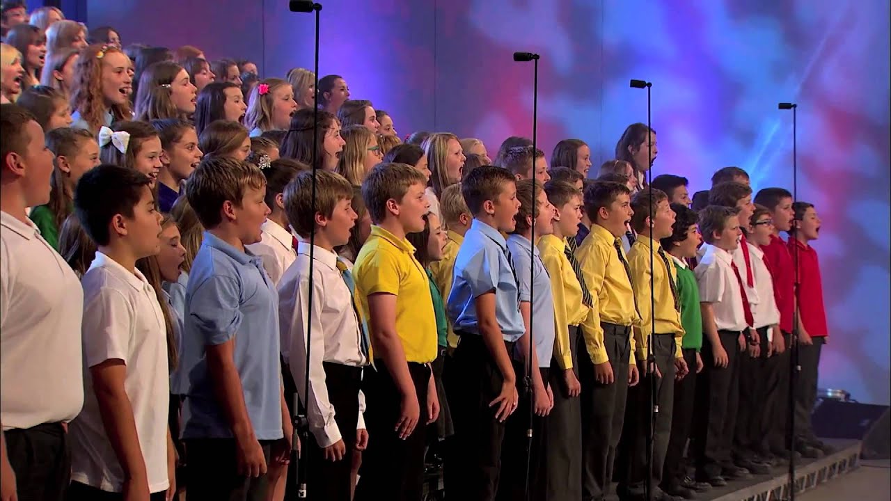 Y Tri Tenor Cymreig, Côr Y Wiber, Côr Llanddarog a Pawb - Sosban Fach