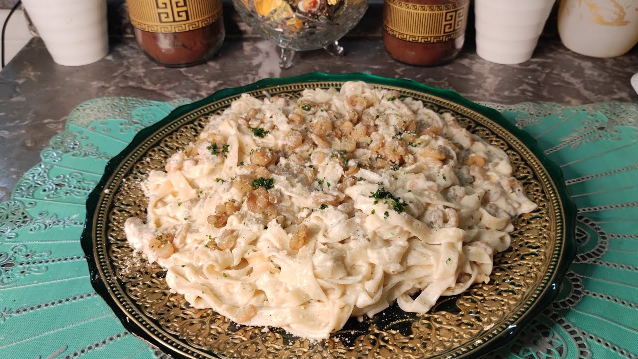 tagliatelles crevettes sauce blanche طاݣلياتيل يالقمرون و صوص بلونش بطريقة المطاعم توجد ف 10  دقائق