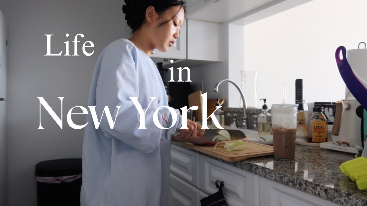 LIVING ALONE IN NYC | what I eat in a week, trader joes haul