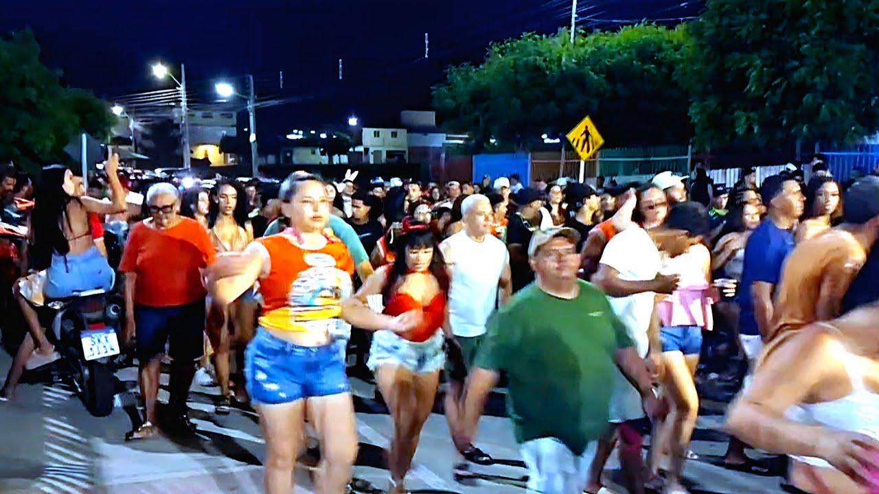 O BLOCO CORRE CORRE CABACINHA/Á RASTOU FOLIÕES  PELAS RUAS DE QUEIMADAS PB🥁🎭🎉