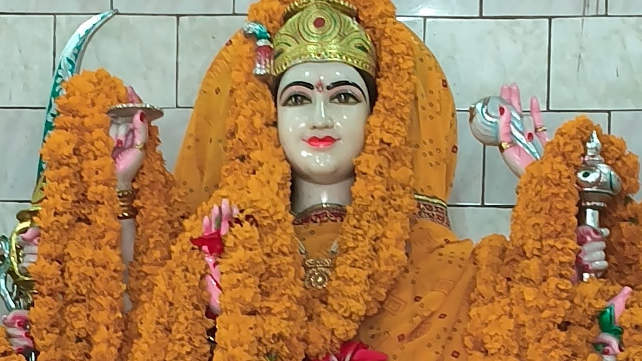 नवरात्रि का पहला दिन है हमारे लाइफ में सभी का बहुत बहुत हार्दिकशुभकामनाएं 🌺🙏