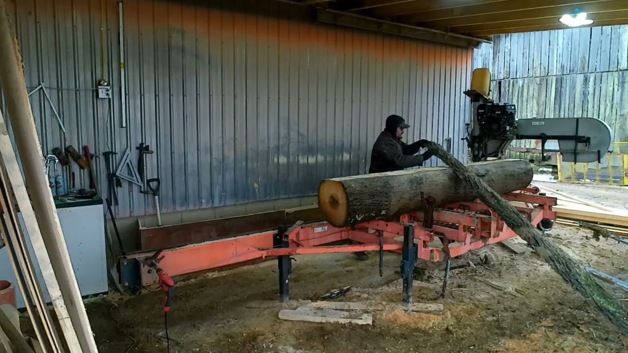 Sawing crossties and fence boards with the Wood-Mizer LT20