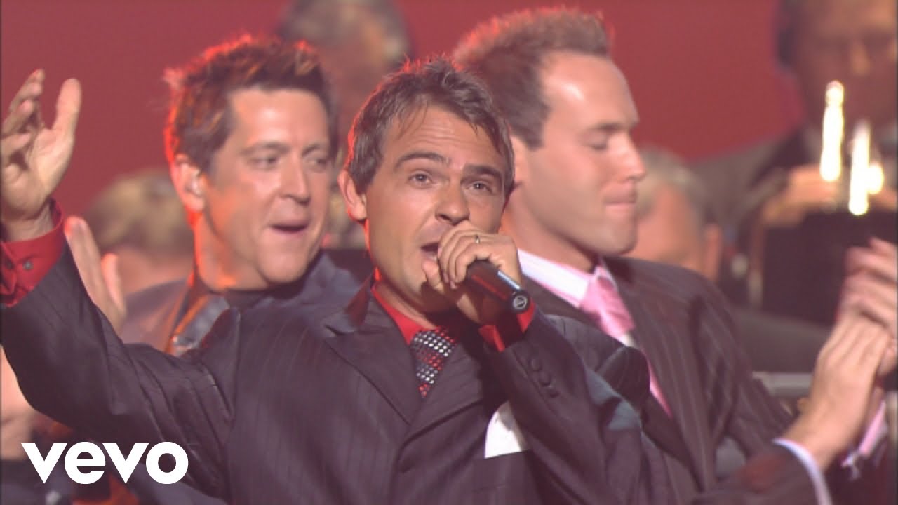 Bill & Gloria Gaither - He's My Guide [Live] ft. Ernie Haase & Signature Sound