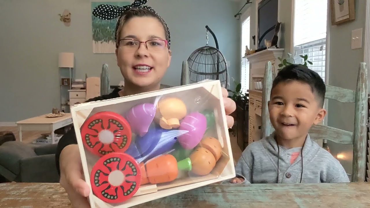 Review of WHOHOLL Wooden Play Food for Kids, Cutting Food Toys