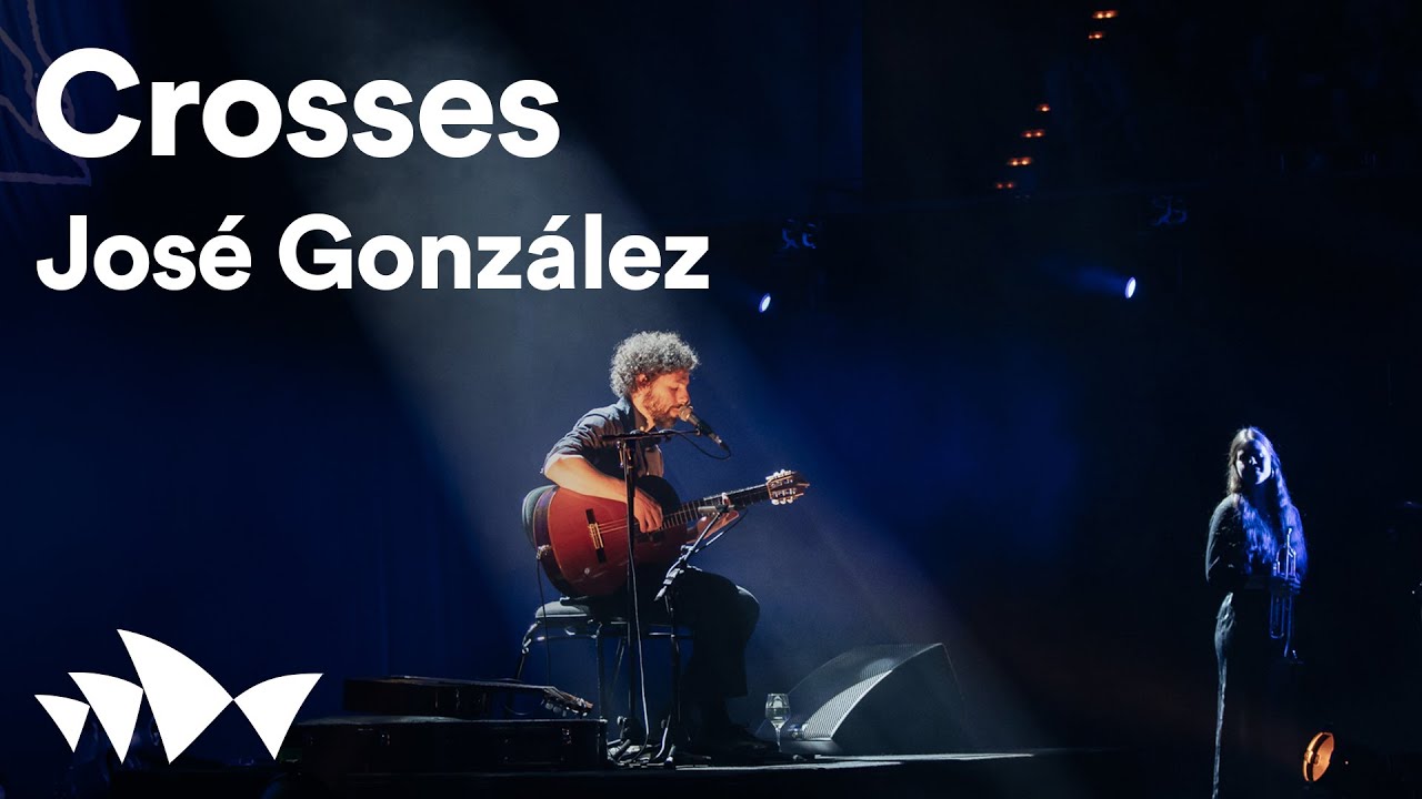 José González performs 