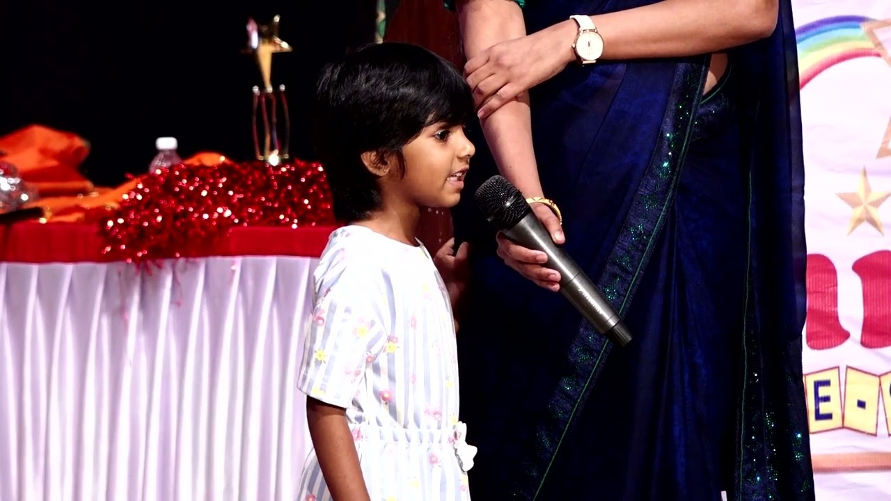 Shivaji Maharajana Manacha Mujra by Miss Pratancha Satpute