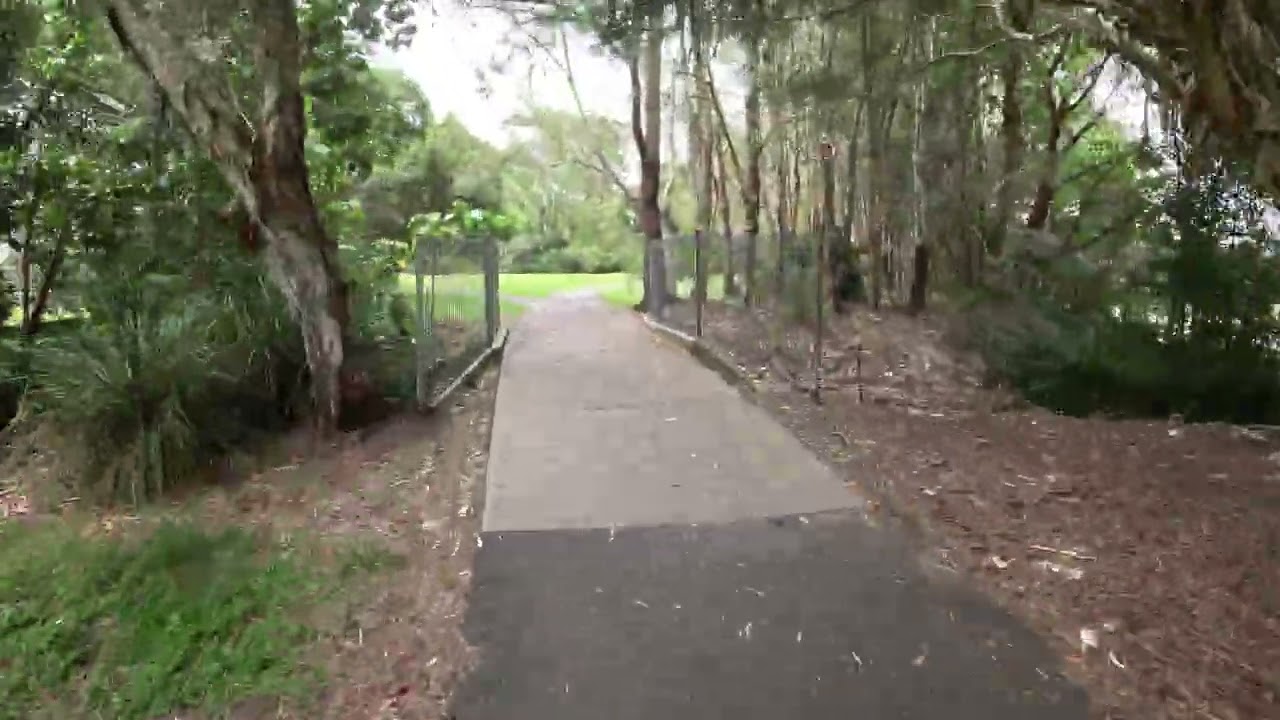 riding my bike down to the park:)