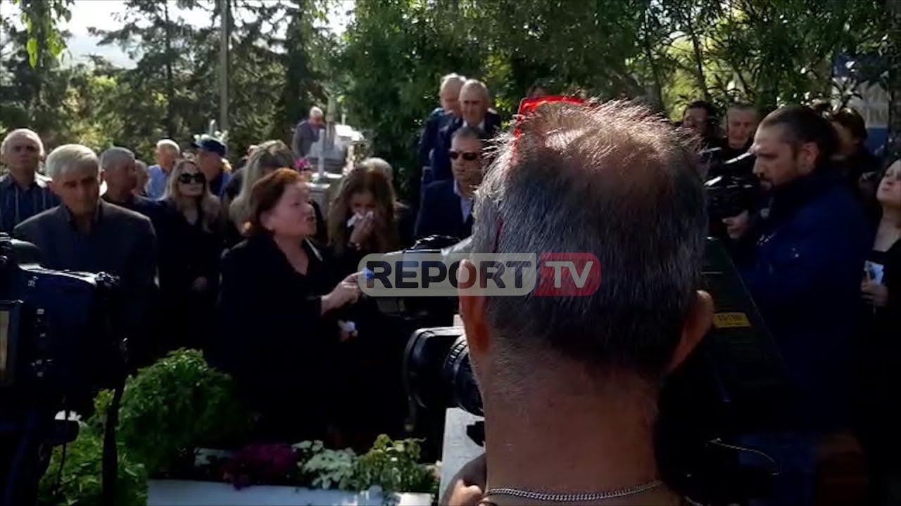 1 vit nga vrasje/ Nëna e Kacifas para varrit: Çohuni! Rrëmbeni pushkën e bombat kundër shtetit