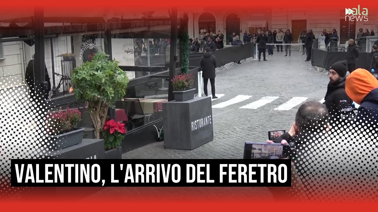 Valentino: feretro arriva a fondazione per camera ardente