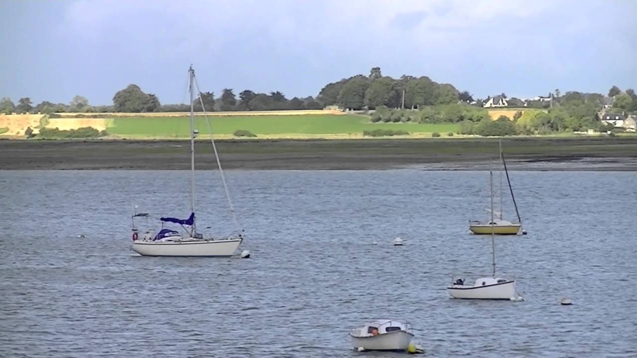 Sailing down the Rance of Saint-Malo