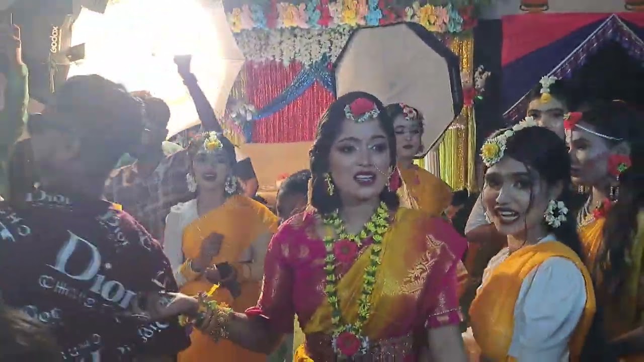 গায়ে হলুদের উরাধুরা নাচ জামাই বউ ( মুন্সিগঞ্জের বিয়ে) @ highlight 2024 oct 31