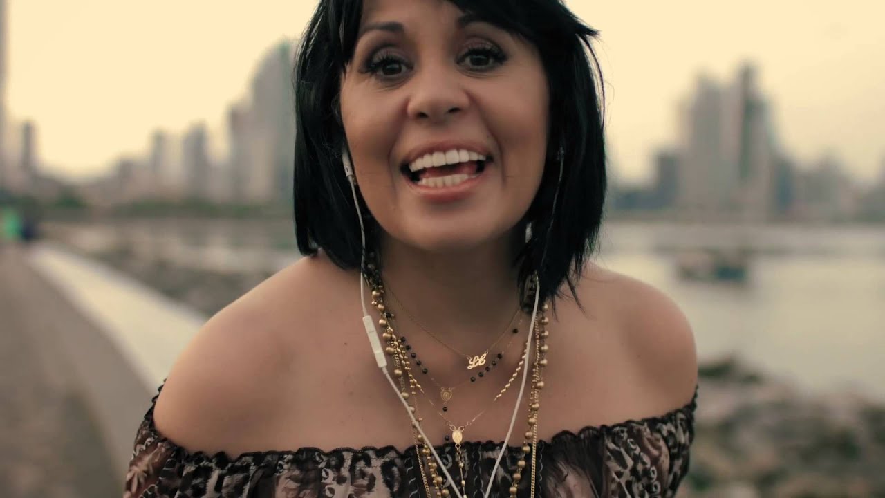 Lorena Caravedo - Aterrizar