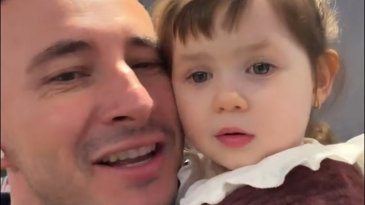Nepoțica Emily ma întîlnit la aeroport / Emilian Crețu 