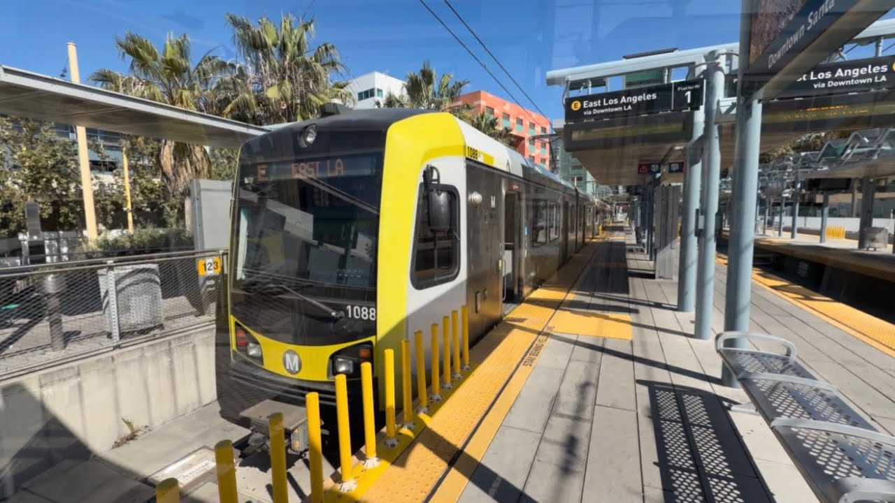 TRAIN Se TRAVAL Kiya Aaj | Downtown Los Angeles California 😊