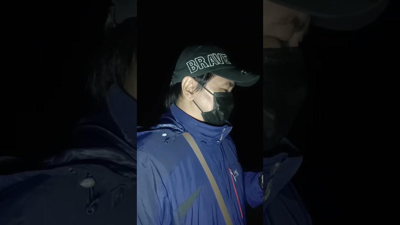 TIBA TIBA SOSOK MERAH SANGAT DEKAT