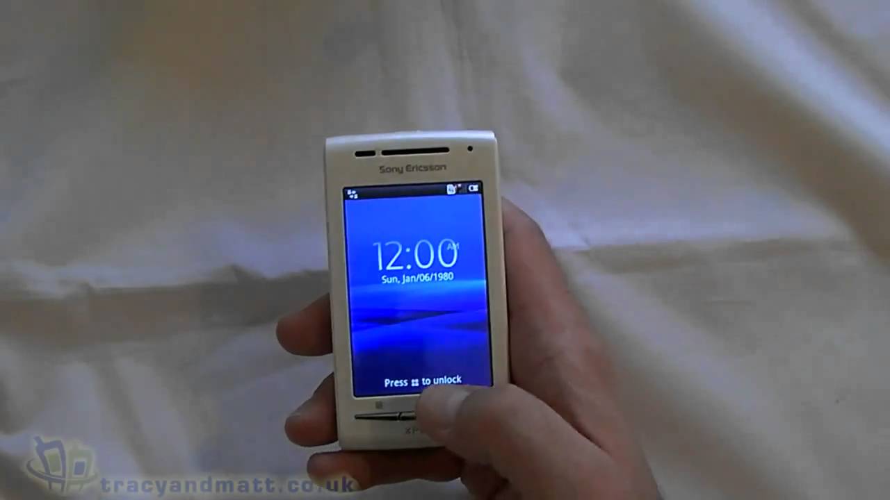Sony Ericsson Xperia X8 unboxing video