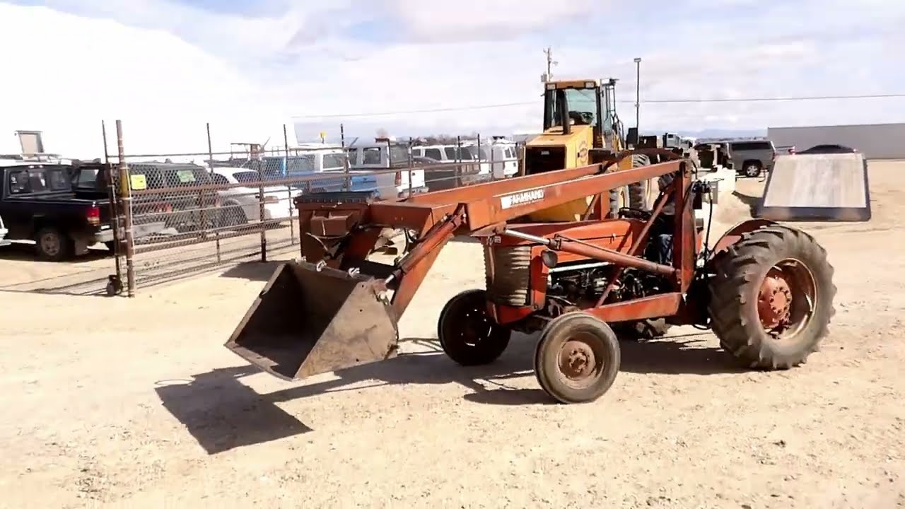 B 1474DV 1957 Massey Ferguson 65 Tractor W/Loader