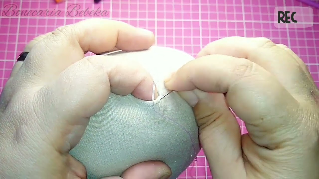 Bonequinha de Fuxicos Tronco e Pintura