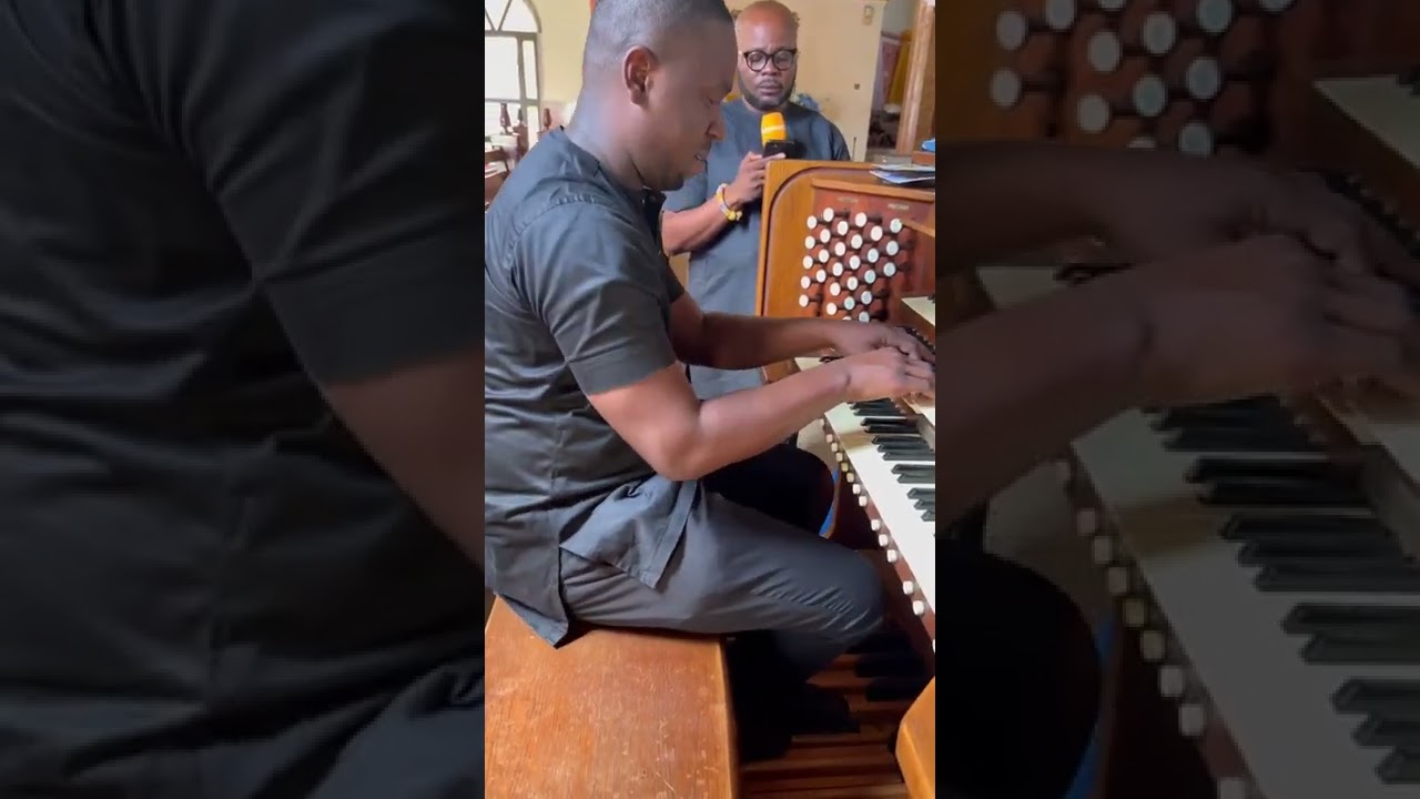 MHB 152 - Albert Adusei Duah (organist) and Eddy Gaisie (Tenor solo) #extrachoral