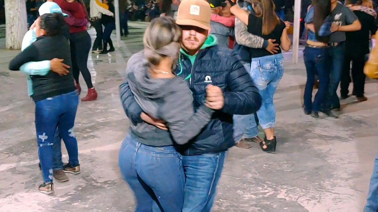 Llego El Canelo e Iris