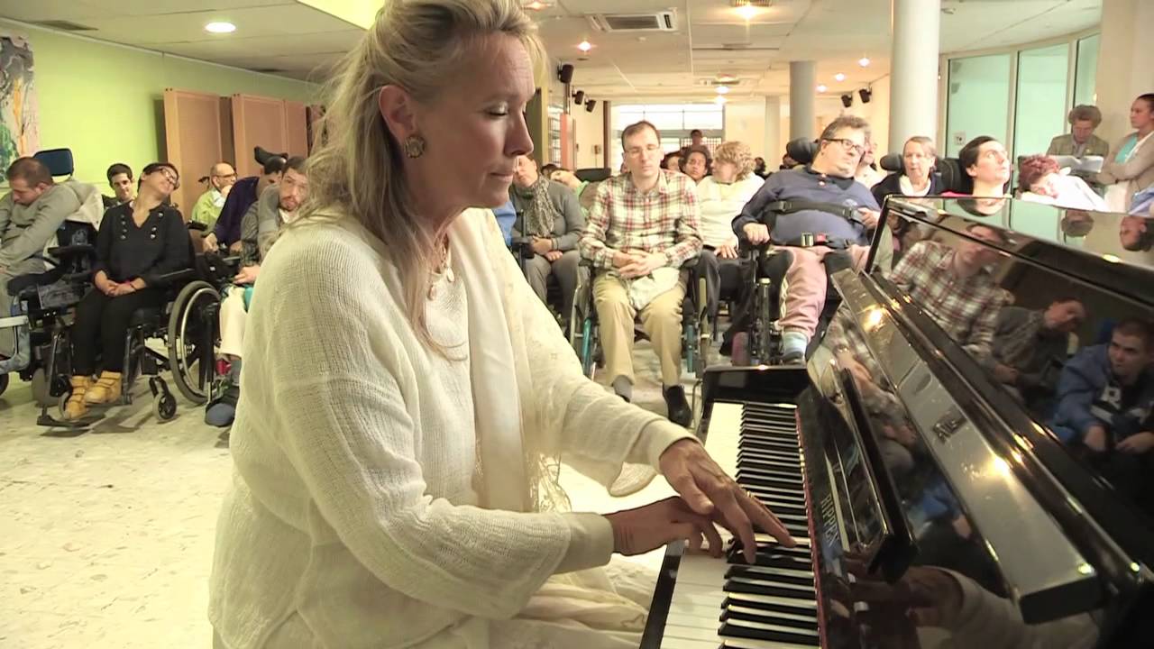 L'art à l'Hôpital : récital de la pianiste Elizabeth Sombart à la Maison St-Jean de Malte