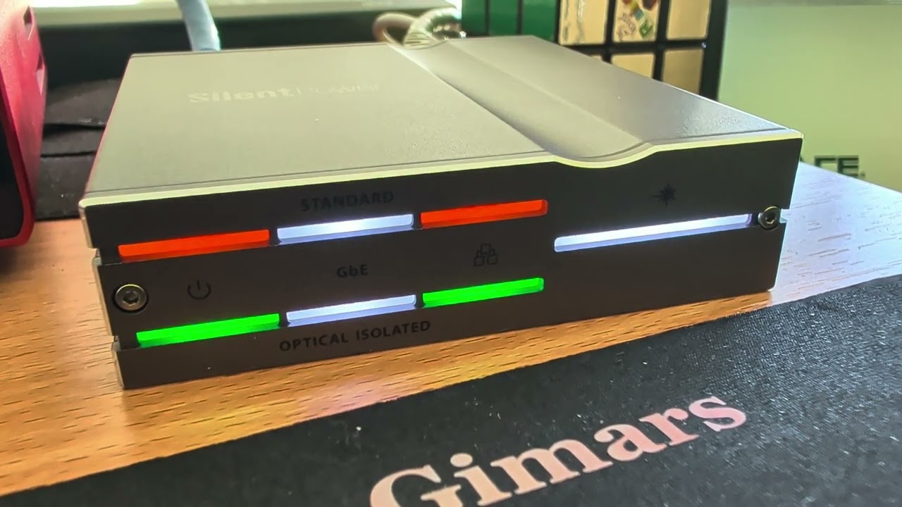 IFi SilentPower LAN iPurifier Pro in operation