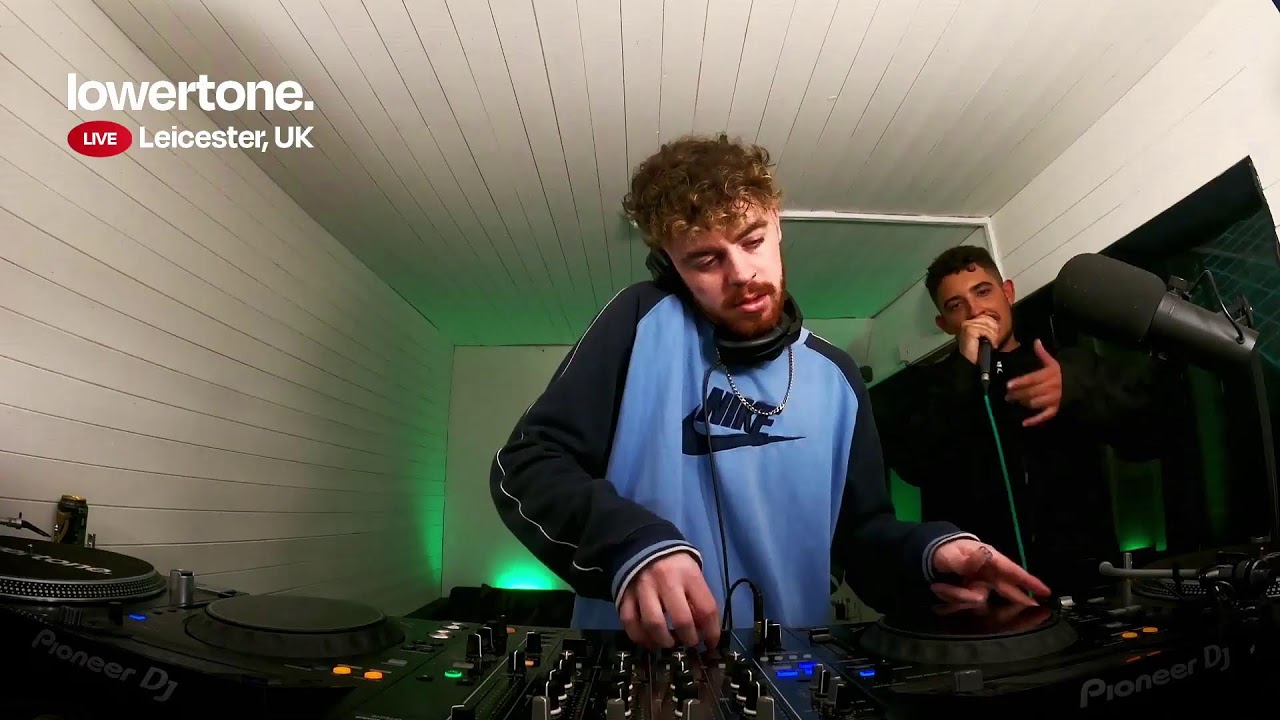lowertone. Radio LIVE