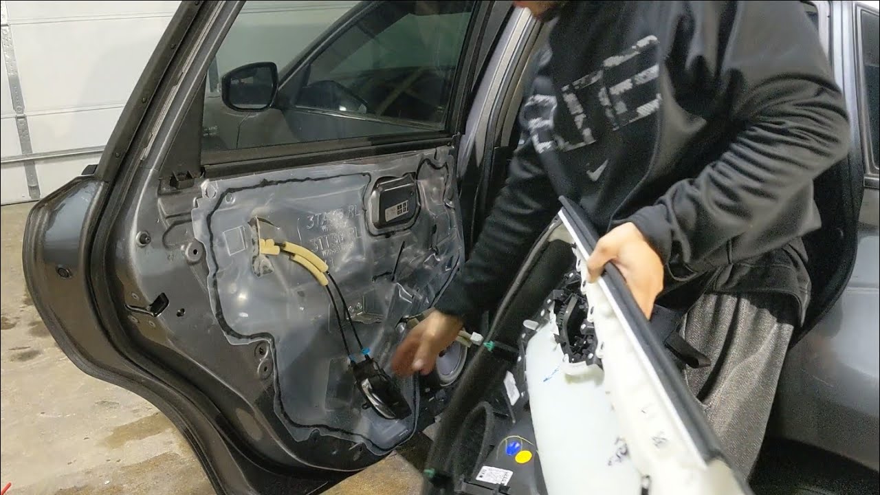 2016 Nissan Altima doors panels removal/install