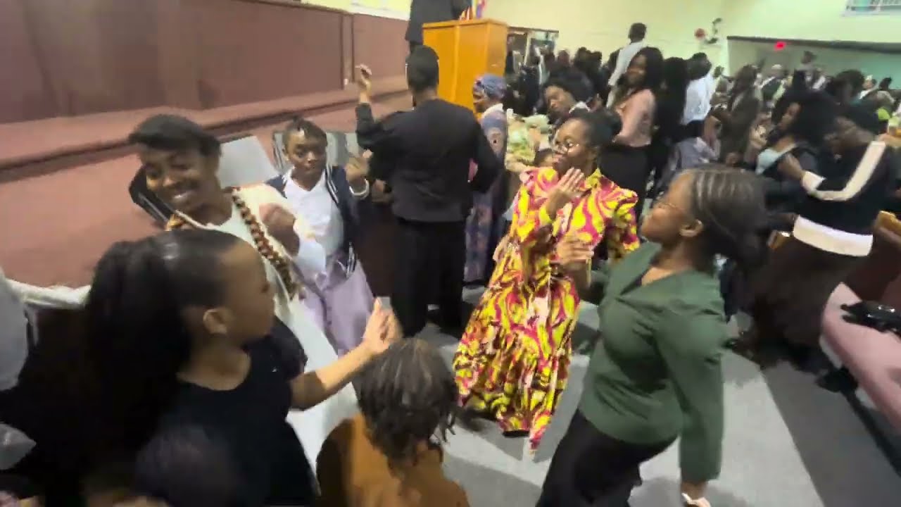 C’EST DIEU QUI EST FORT 💪🏿 AH LOUEZ OH JÉSUS LE ROI (PAUSE DE LOUANGES)…