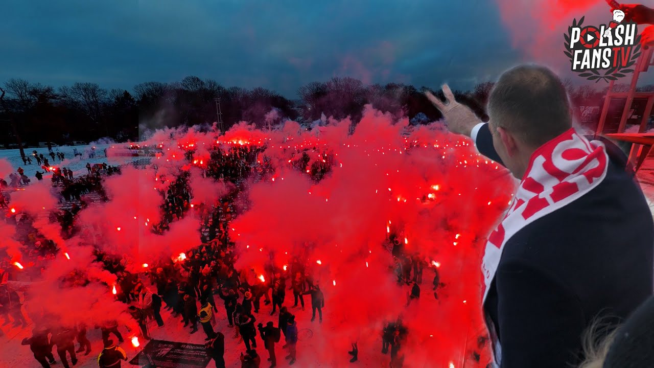 Prezydent Karol Nawrocki z kibicami na Wałach Jasnogórskich (10.01.2026)