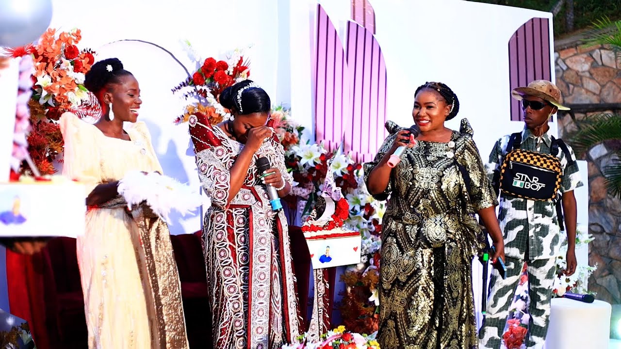 Omugole Namakula Juliet bimuwedeko kumukollo gwe Ogwo’Kwanjula Surprise abade tajisubila. Tateebye