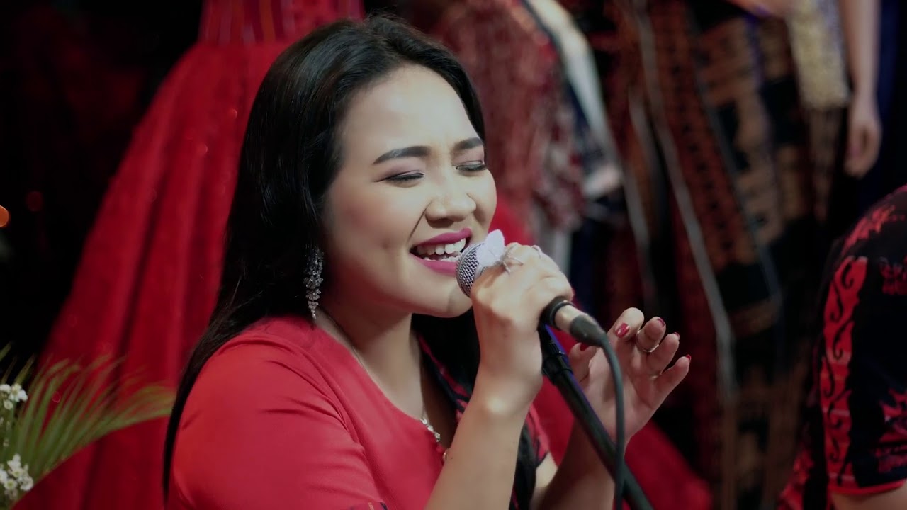 Averiana Barus - Diding-Diding (Sibincar Layo) (Official Live Record)