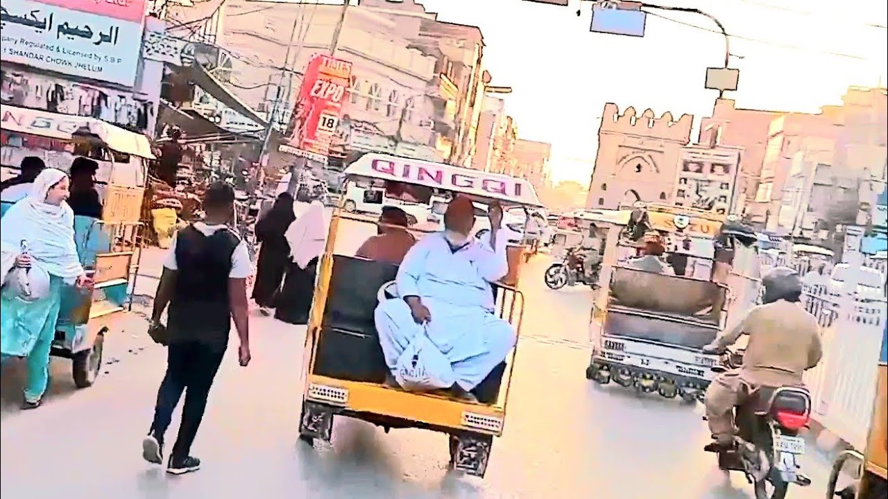 Exploring The Civil Line Road Jhelum | Amazing Walking Tour of Jhelum Pakistan 