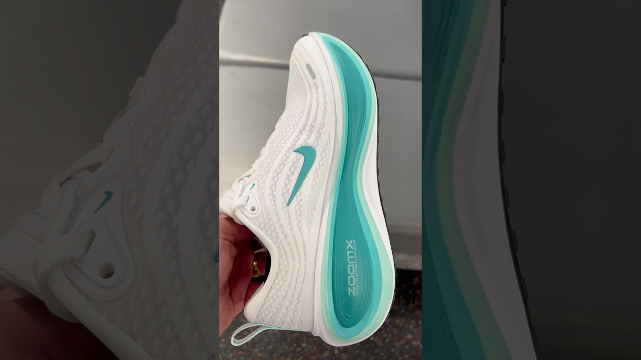 Nike Women Vomero Plus White Mint Foam Bleached Turquoise #nikeshoes #runningshoes #shoes #shorts