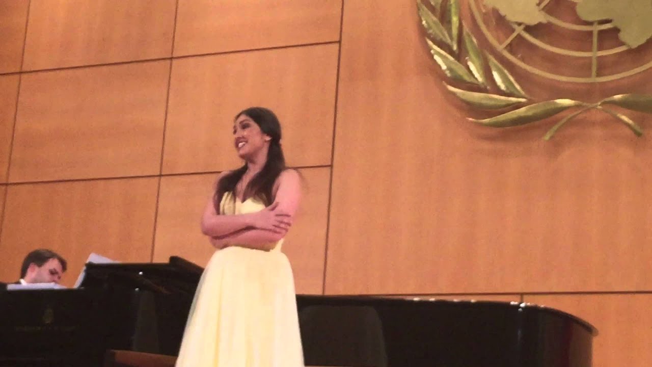 Кристина Мхитарян на сцене Palais des Nations в Женеве