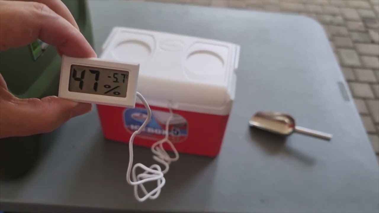 Mixing Ice and Salt - Making a Makeshift Freezer