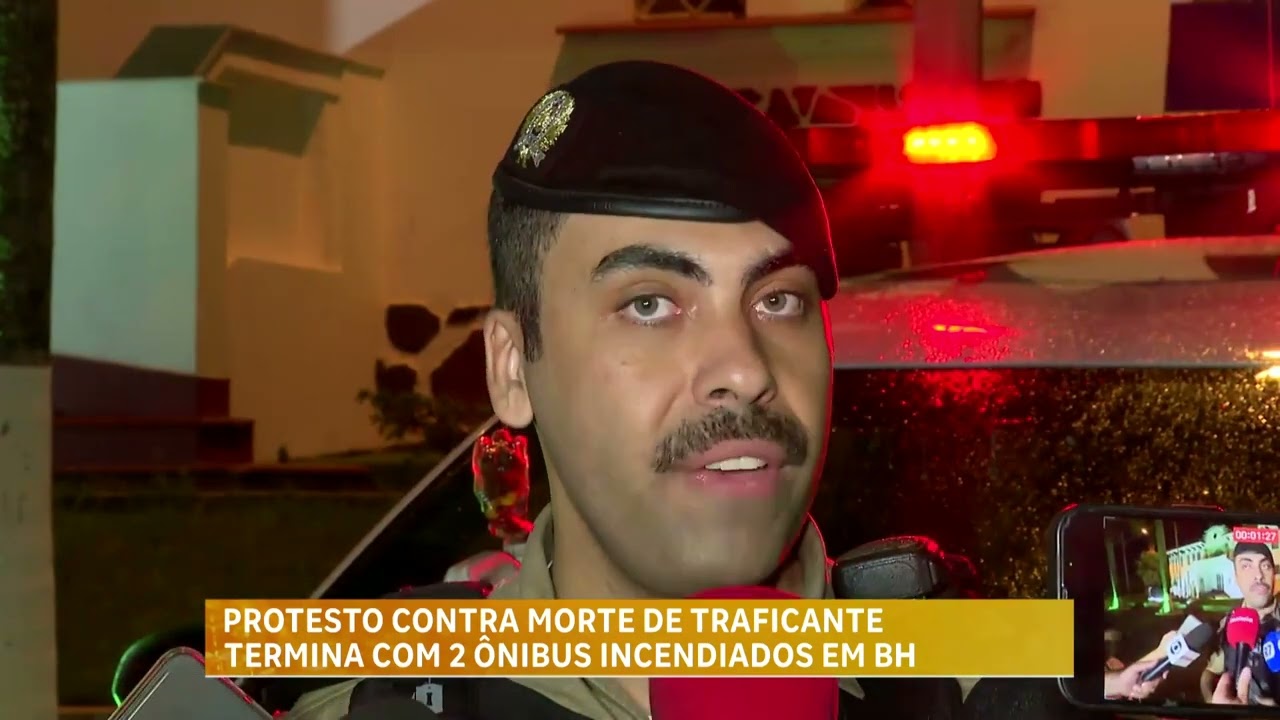 Protesto de moradores contra morte de traficante termina com ônibus incendiados em BH