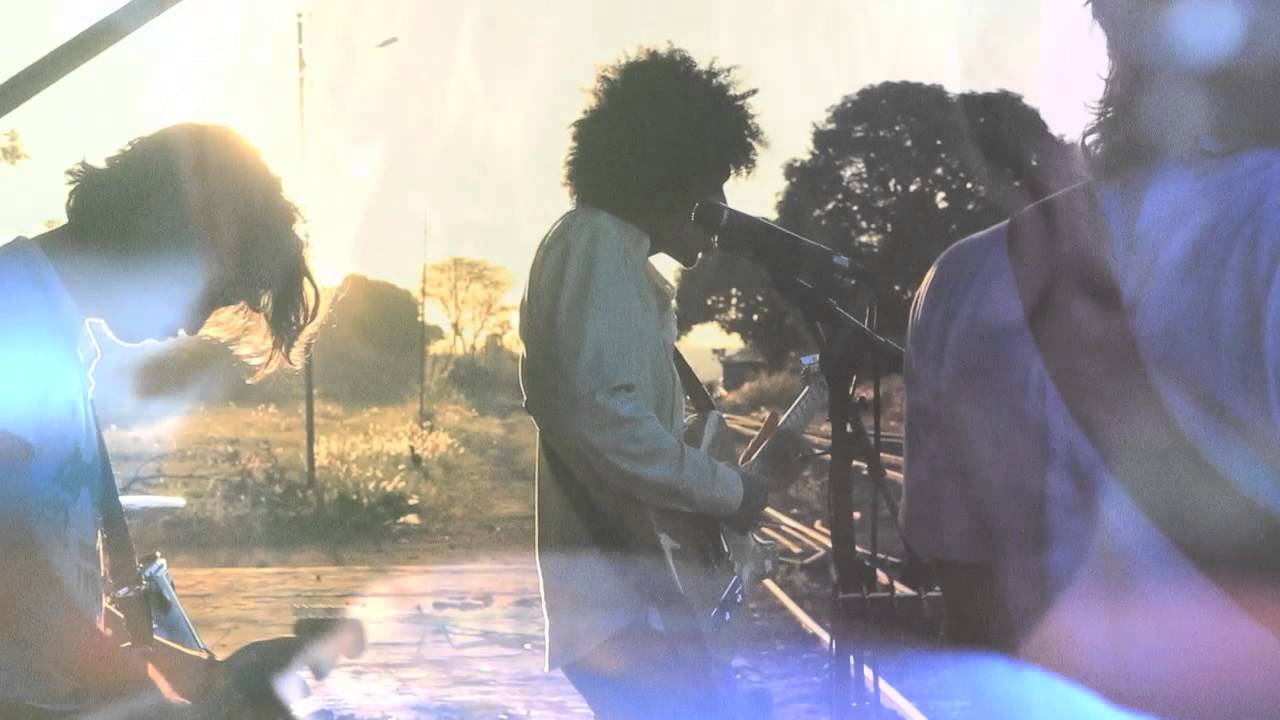 Boogarins - Lucifernandis (Official Video)