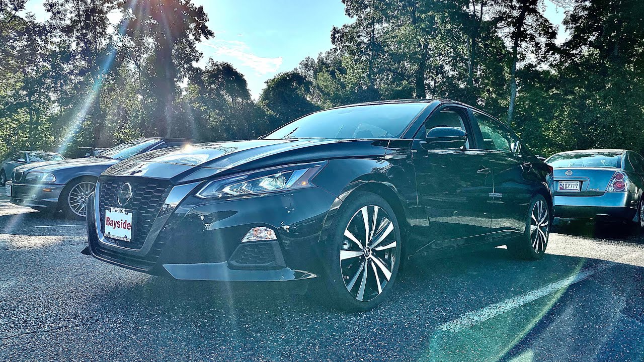 2020 Nissan Altima SR Startup, Walkaround, features