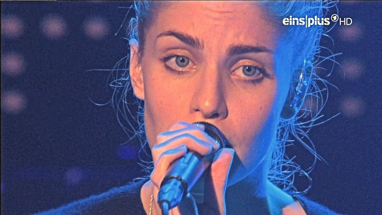 LONDON GRAMMAR - Metal And Dust @New Pop Fest - 2014