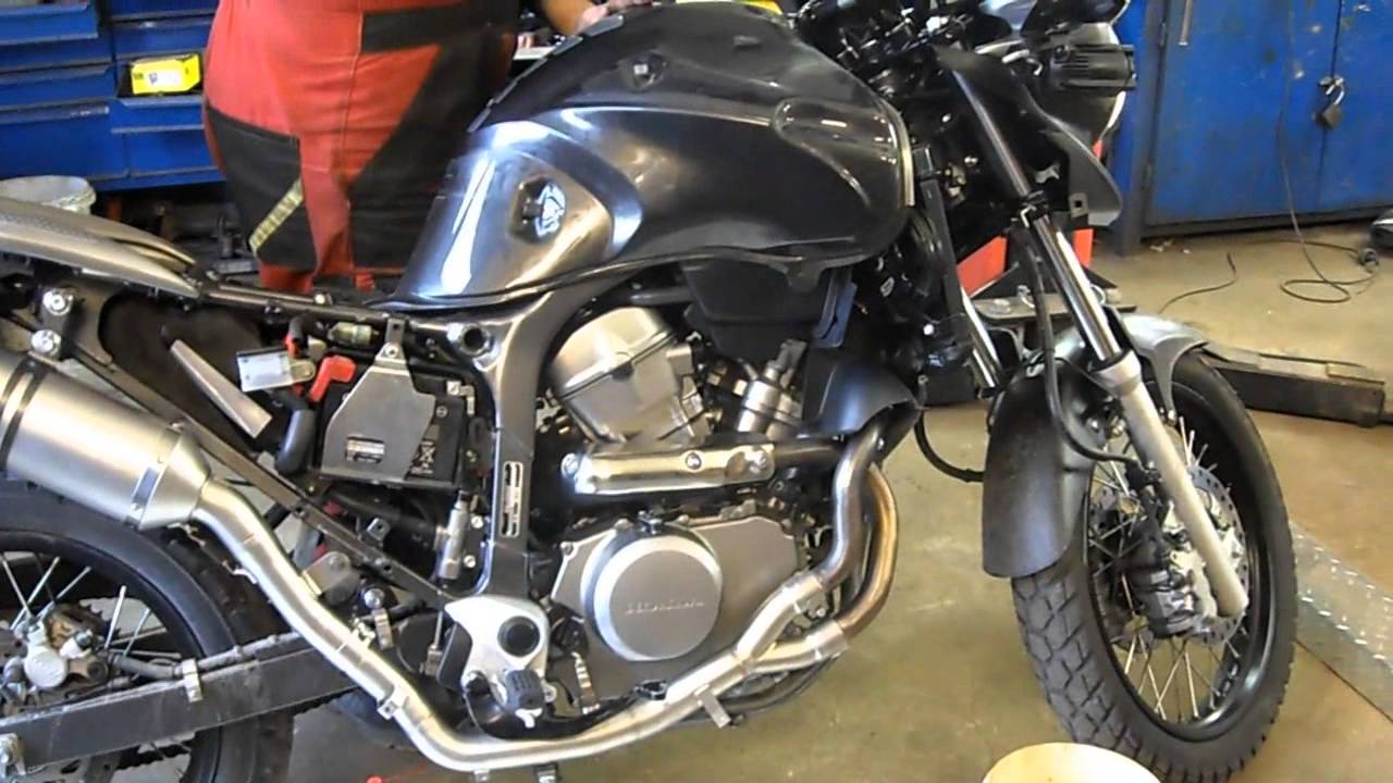 HONDA Transalp XL 700VA.Stock vs LeoVince exhaust. new 2014.