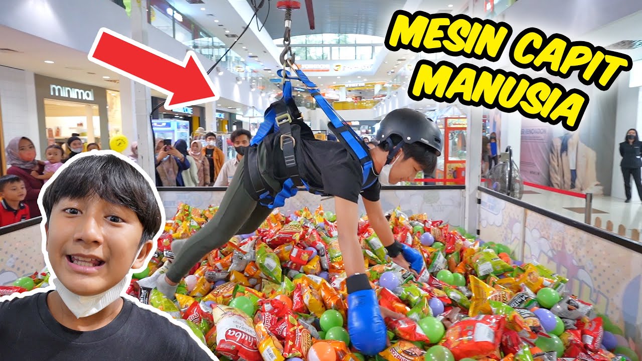 Ziyan Jadi Mesin Capit Manusia - Human Claw di Mall Ciwalk Bandung
